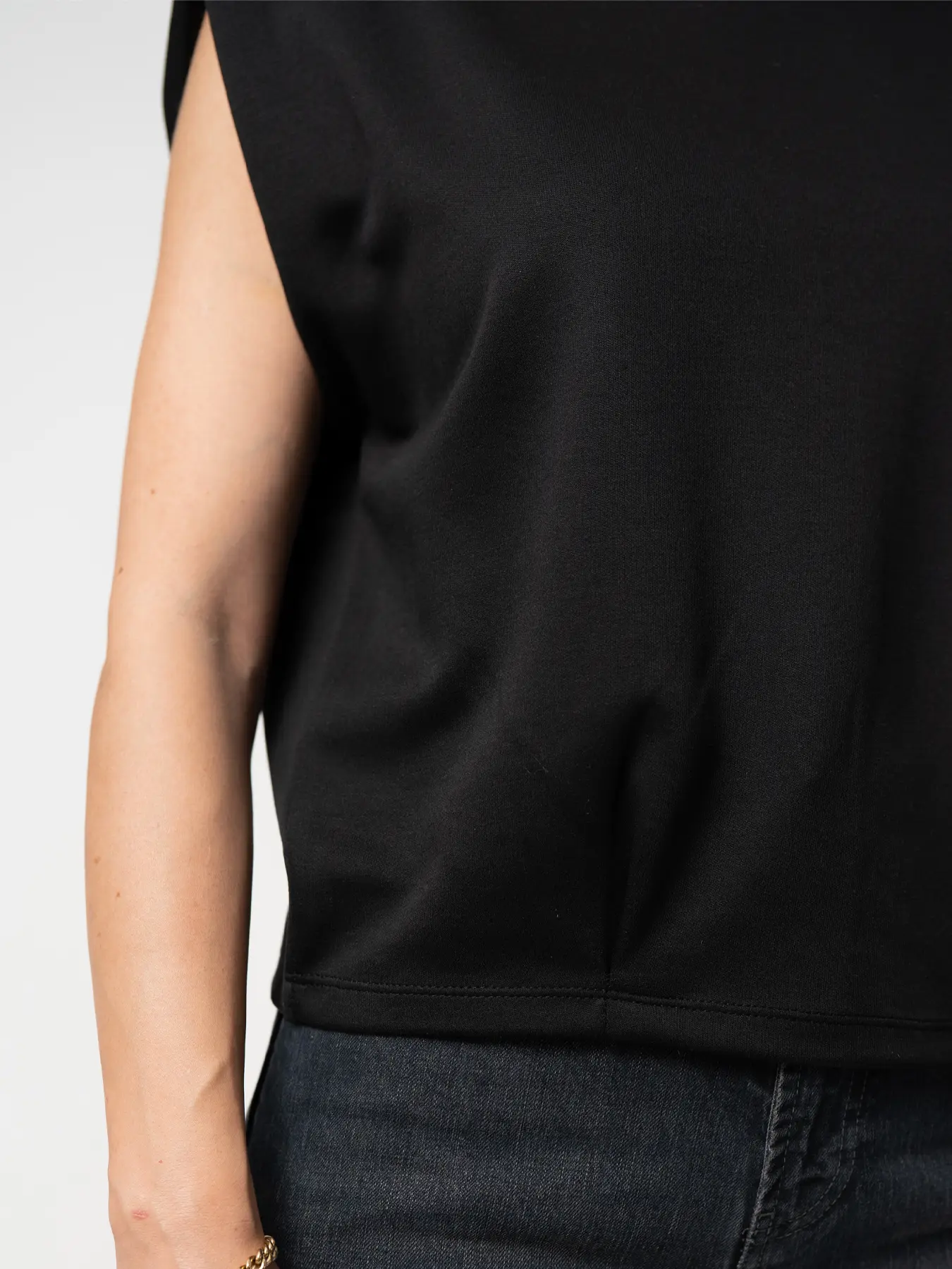 بلوز مشکی پیله دار 18