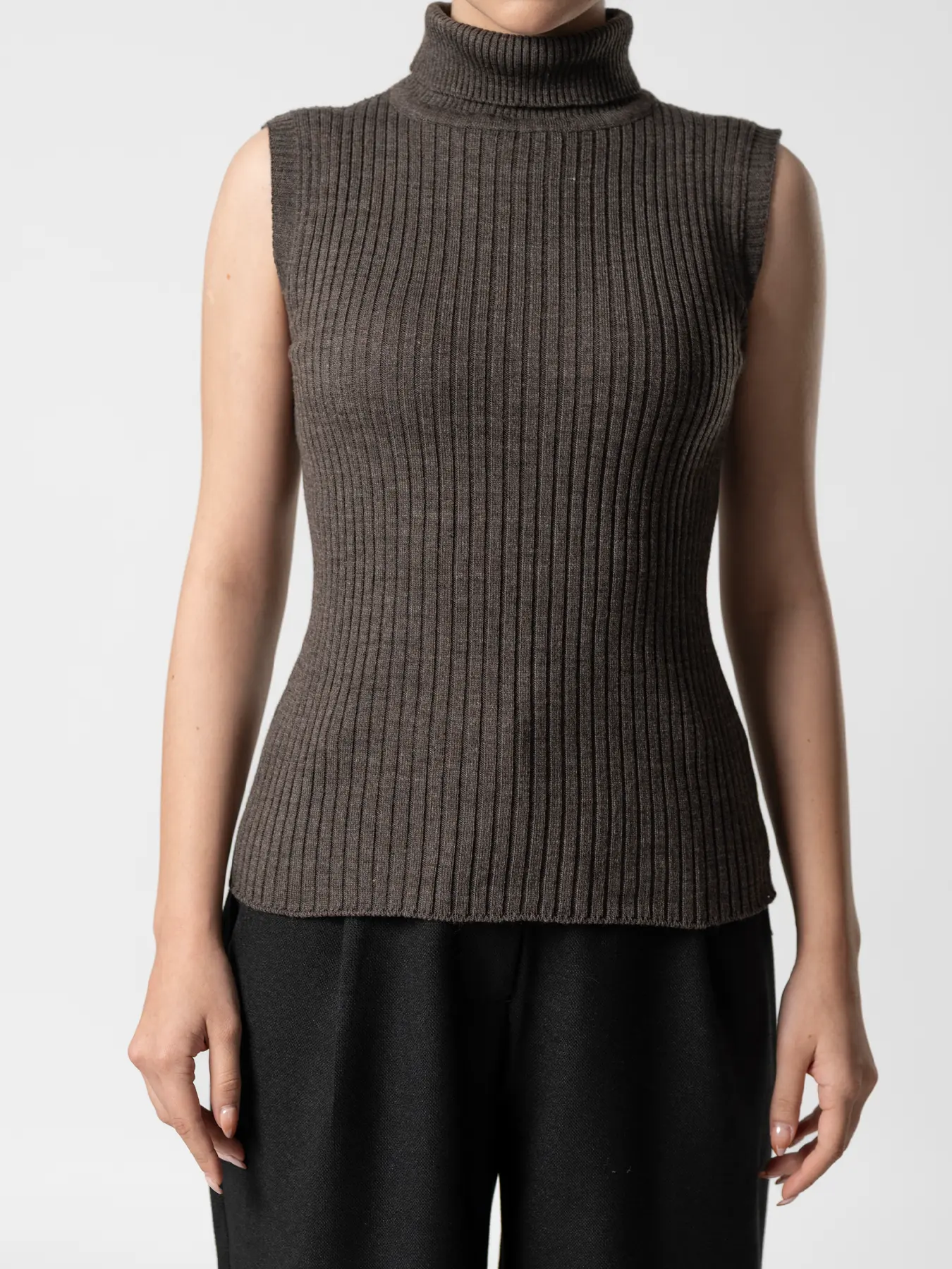 تاپ بافت یقه اسکی قهوه ای تیره 7