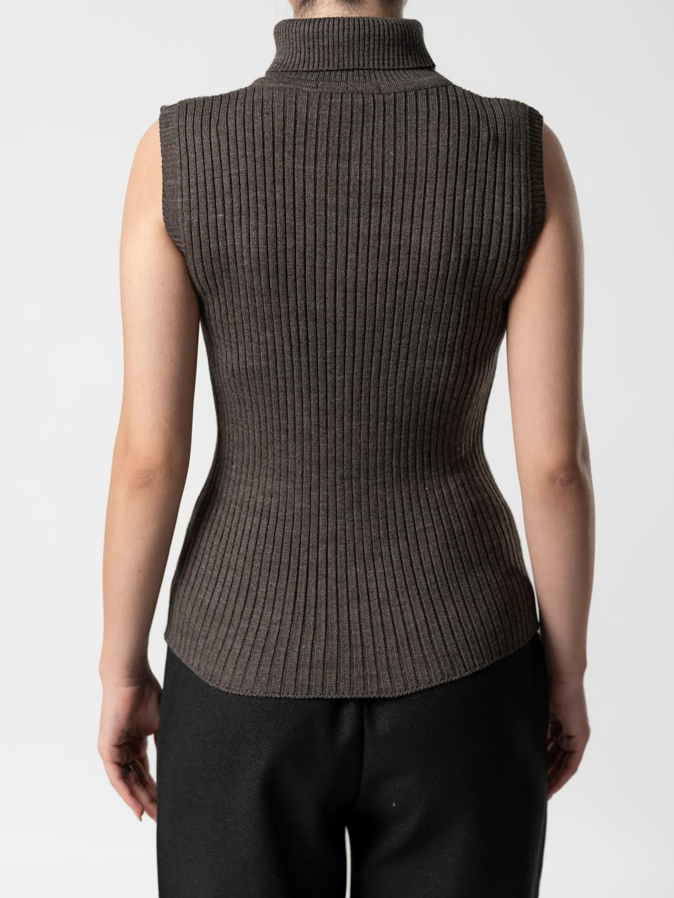 تاپ بافت یقه اسکی قهوه ای تیره 7