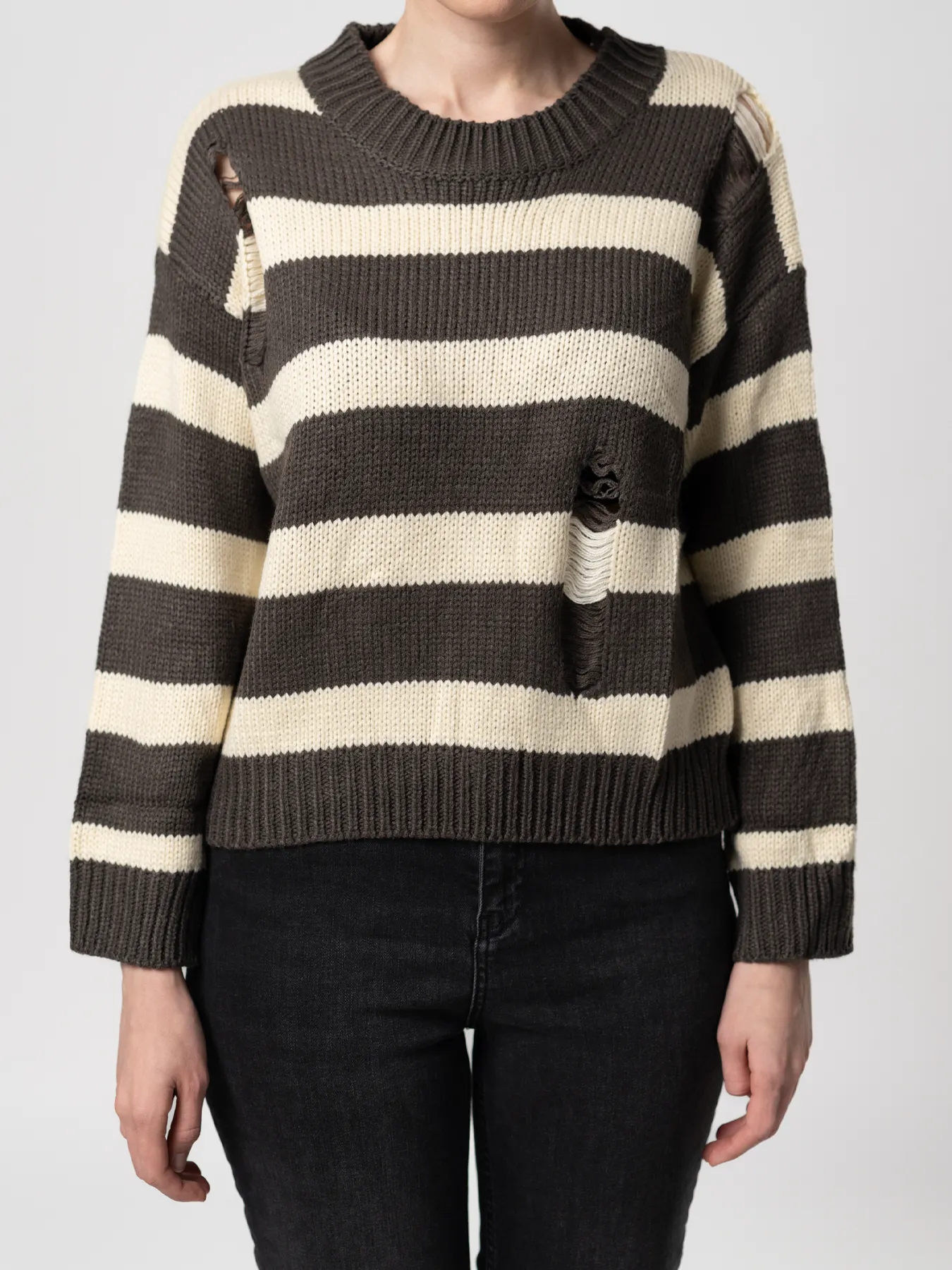 پلیور بافت زیتونی شیری زاپ دار 17