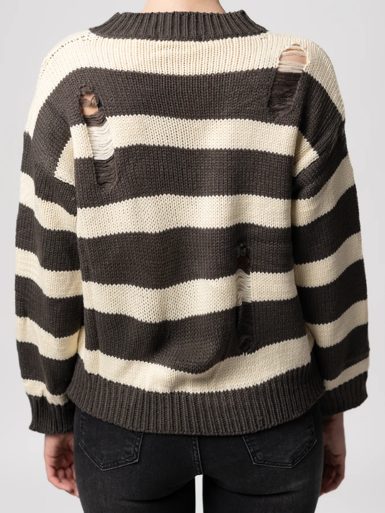 پلیور بافت زیتونی شیری زاپ دار 17