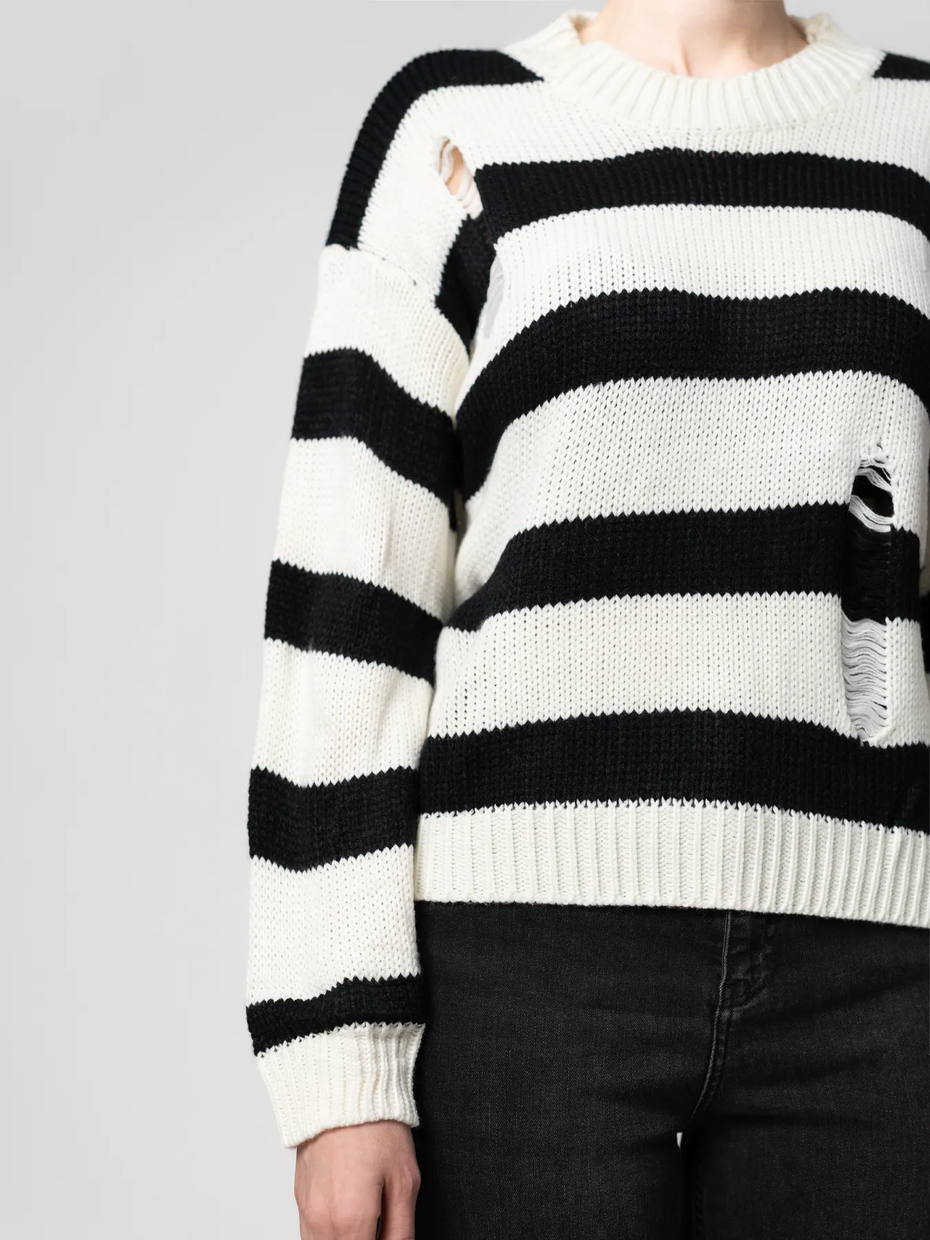 پلیور بافت سفید مشکی زاپ دار 18